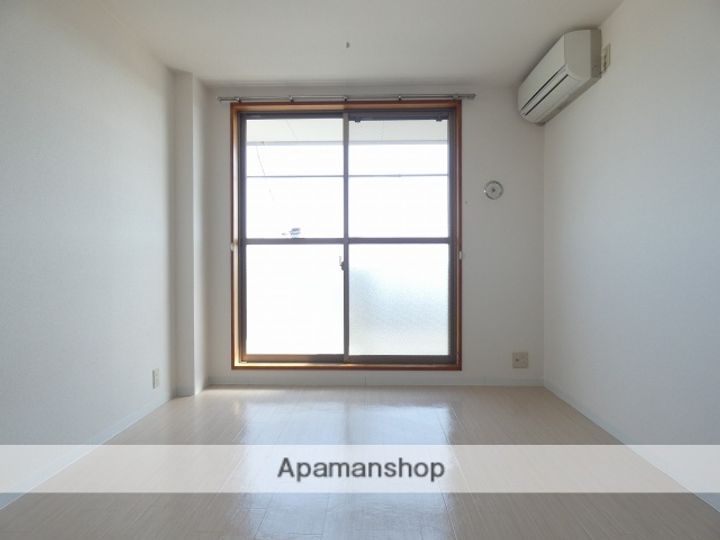 田畑ハイツ上の段の居間