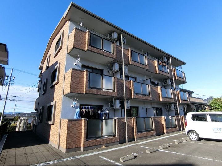 SUNRISE三番館の外観