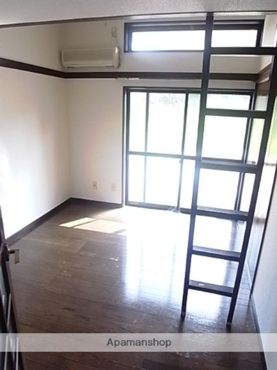 ネクシア桜木103の居間