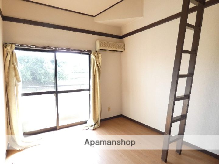 ネクシア桜木202の居間