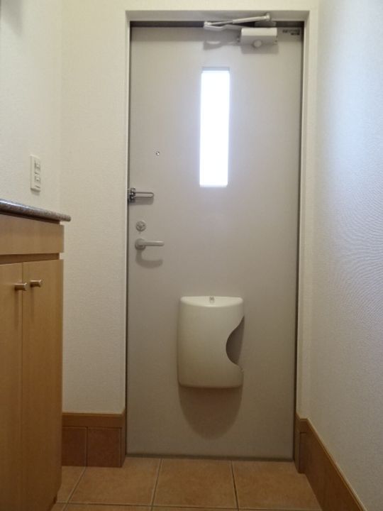 シャトースズキの玄関