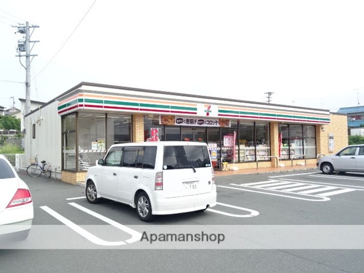 フレンズセドリック101の周辺