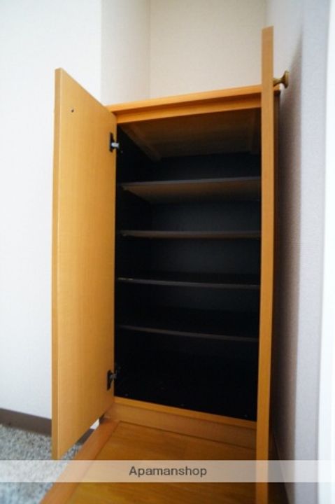 静岡県袋井市愛野東2丁目の賃貸マンションの内装