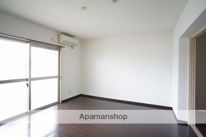 静岡県袋井市川井の賃貸マンションの居間