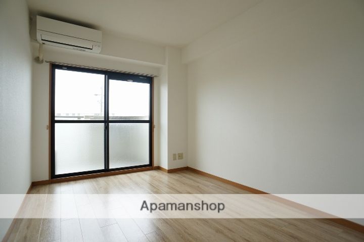 静岡県浜松市中央区半田山5丁目の賃貸マンションの居間