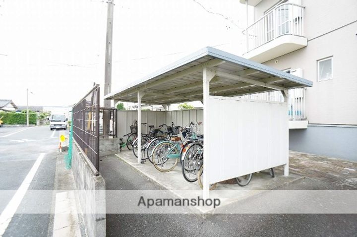 マンション中瀬203の外観