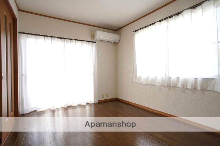 静岡県浜松市浜名区西美薗の賃貸アパートの内装