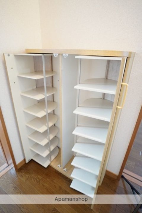 静岡県浜松市浜名区西美薗の賃貸アパートの内装