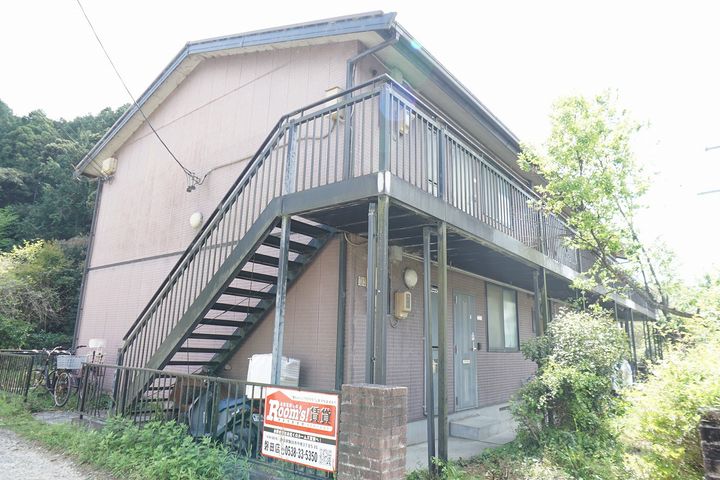 ミーテルーチェ村松203の外観