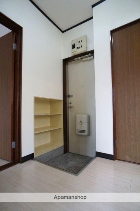 コーポ国府台の玄関