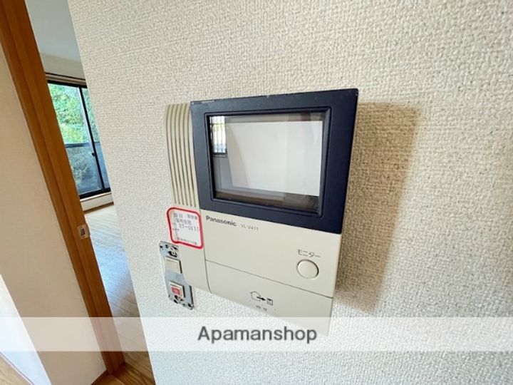 静岡県磐田市見付の賃貸アパートの内装