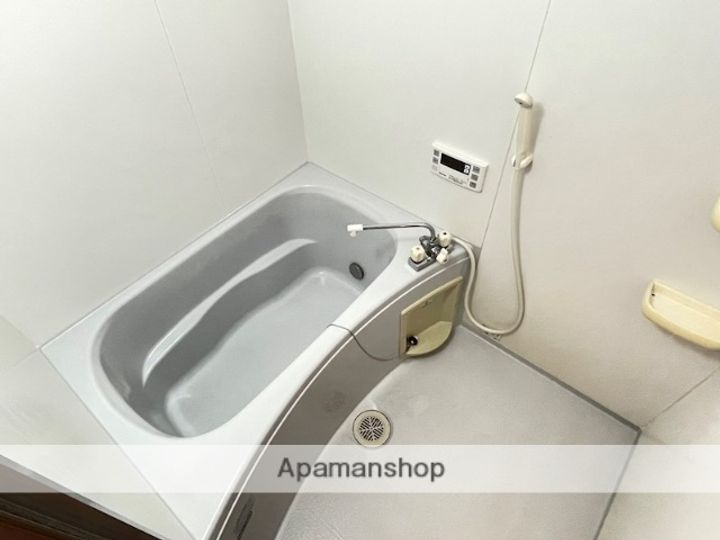 静岡県磐田市見付の賃貸アパートの内装