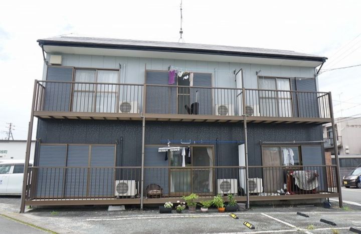 どまん中アパート103の外観