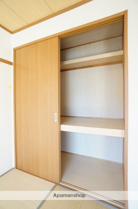 静岡県袋井市川井の賃貸アパートの内装