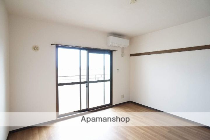 静岡県袋井市徳光の賃貸マンションの居間