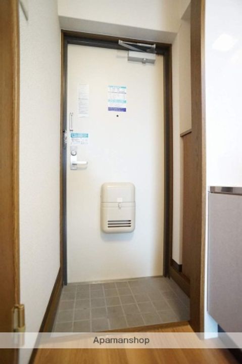 静岡県袋井市徳光の賃貸マンションの玄関