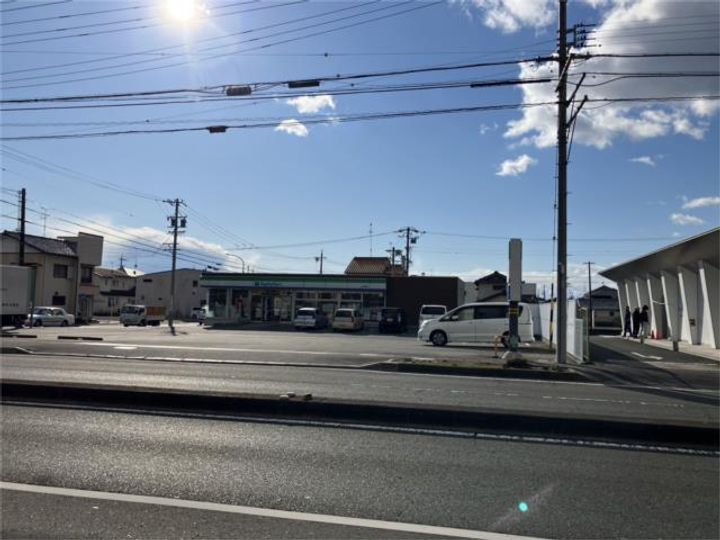 アドラシオンの周辺