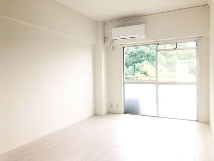 ビレッジハウス国本3号棟0506の居間