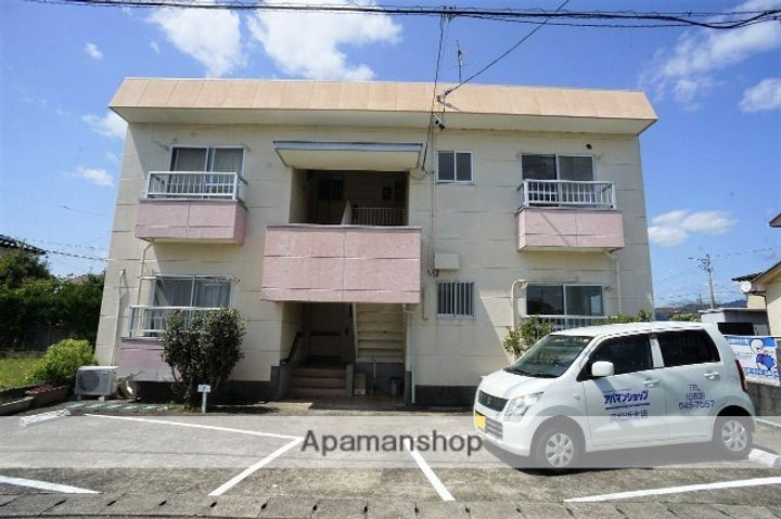 ツジハイツの外観