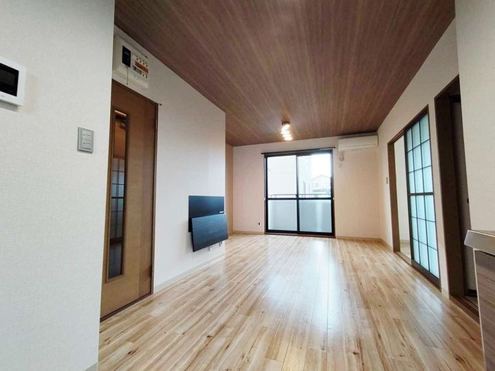 二瀬川ノーバ B102の居間