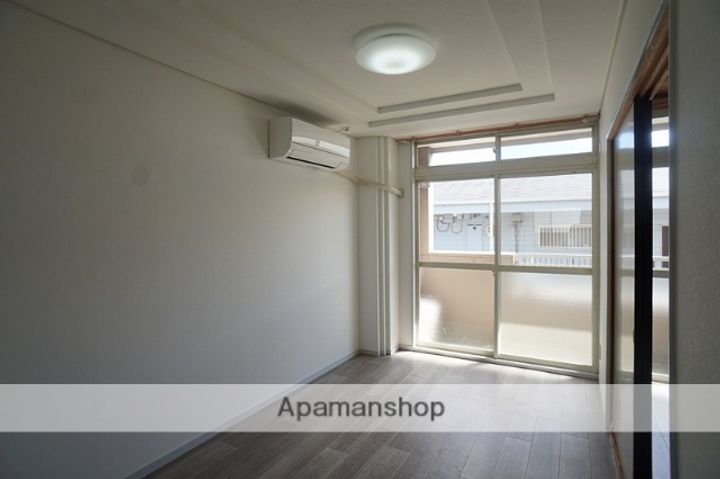 ポートアイランドTII201の内装