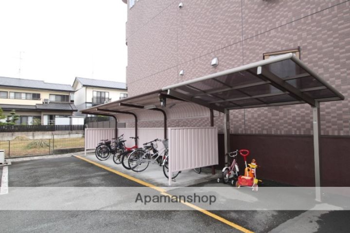 マンション銀河の外観