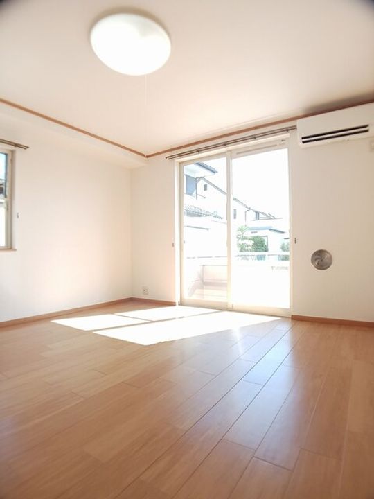 オーシャンブルーB101の居間