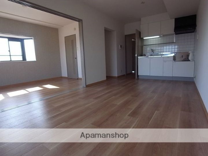 ソレアード303の居間