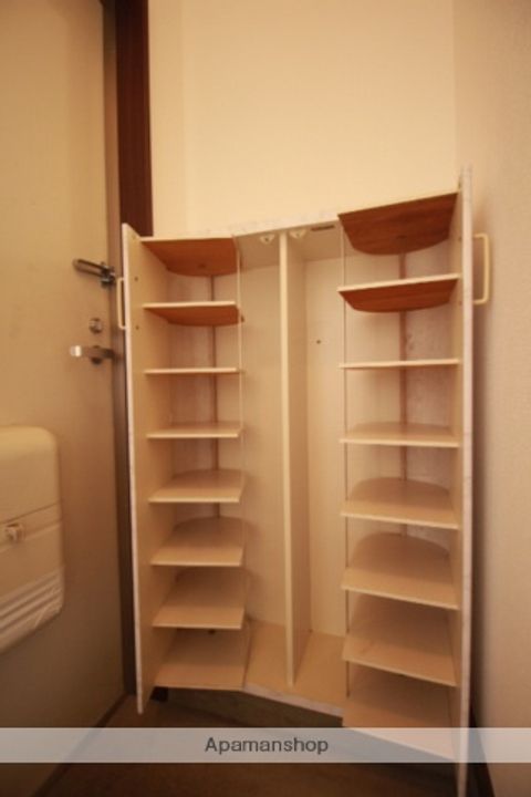 オネスティー203の内装