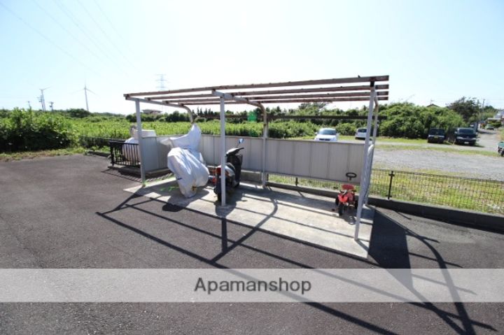 SURPLUS チェリーの外観