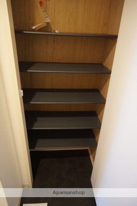 愛知県名古屋市千種区山添町2丁目の賃貸マンションの玄関