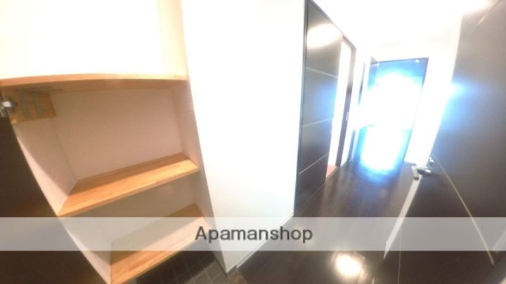 愛知県名古屋市千種区向陽町3丁目の賃貸マンションの玄関