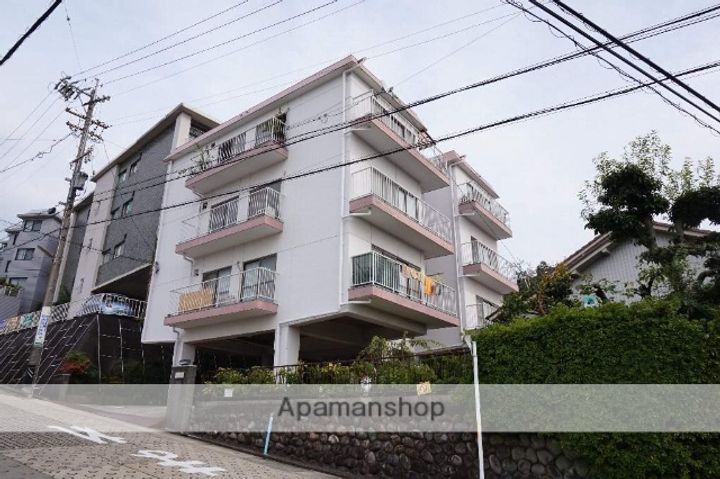 コーポ本山202の外観