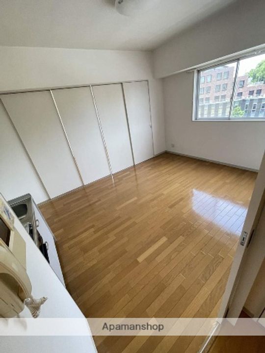 デリカ末盛の居間