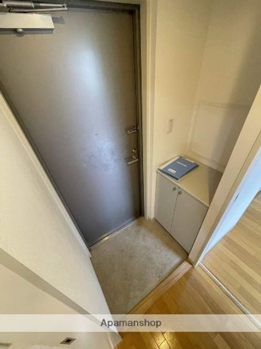 デリカ末盛の玄関