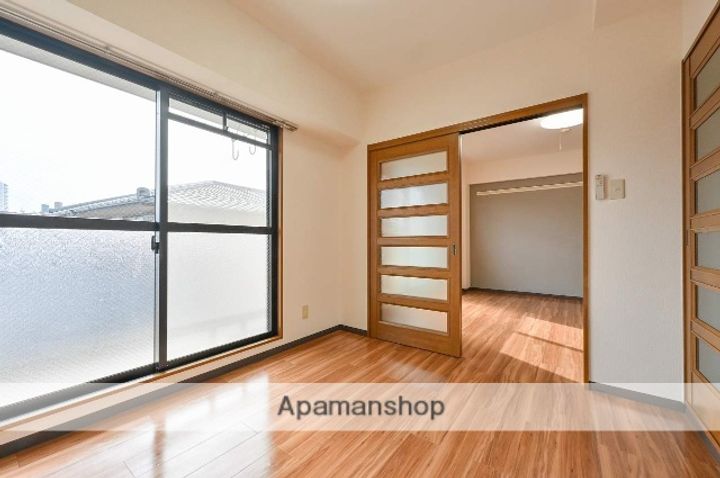 ヒルズ雅の居間