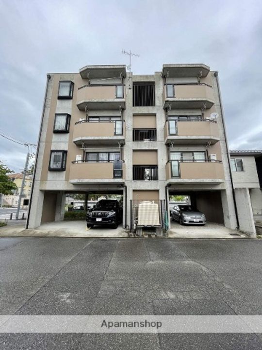 ヒルトップパレスの外観