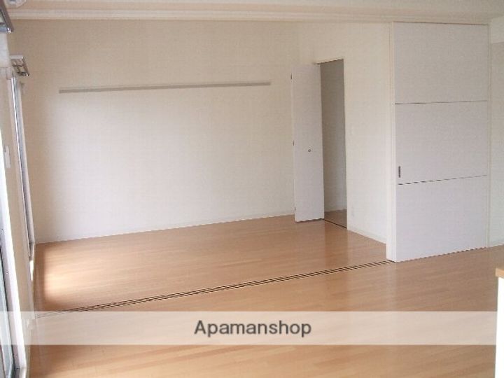 愛知県名古屋市千種区山添町2丁目の賃貸マンションの居間