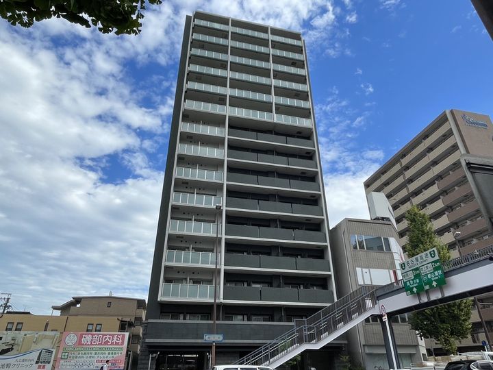プレサンスジェネ千種内山Ⅱの外観