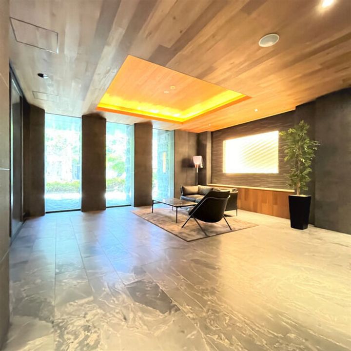 愛知県名古屋市東区泉3丁目の賃貸マンションの外観