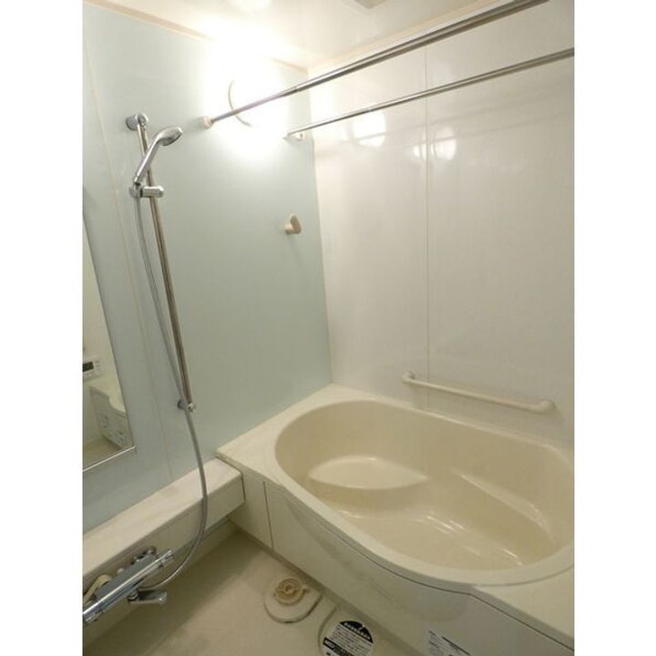 愛知県名古屋市東区東桜2丁目の賃貸マンションの風呂