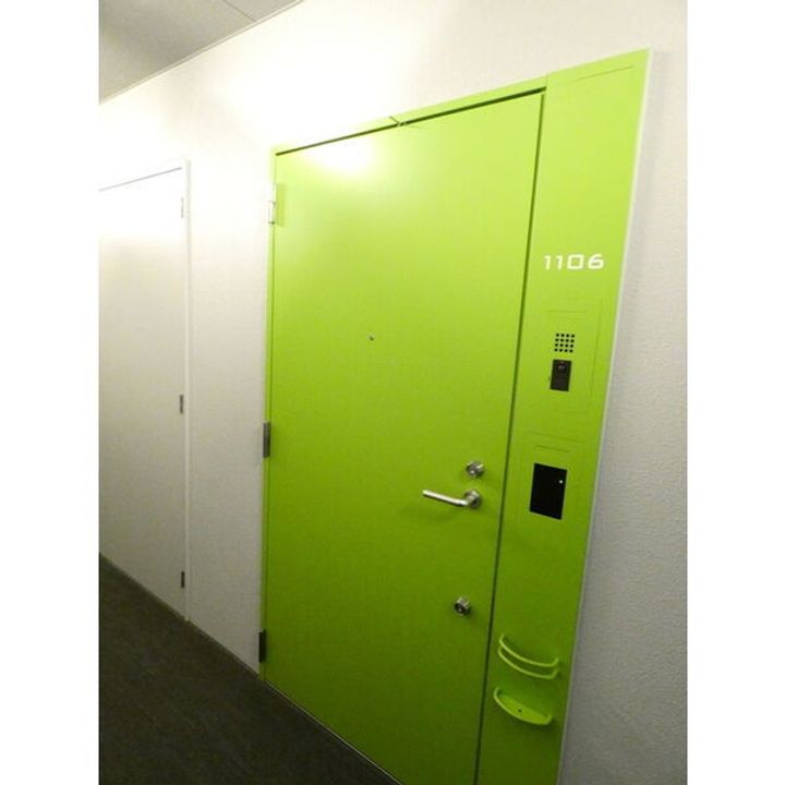 愛知県名古屋市東区東桜2丁目の賃貸マンションの玄関