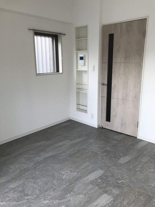 コートバスクの居間