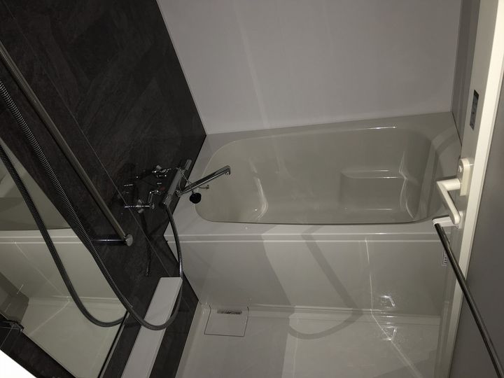 コートバスクの風呂