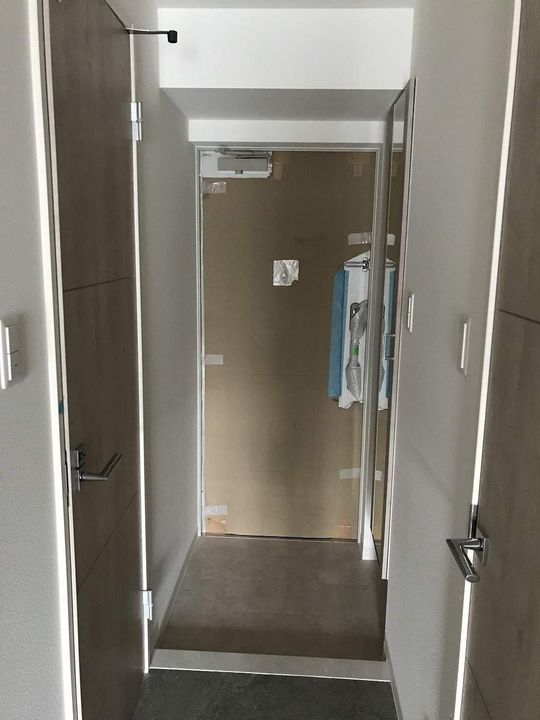 コートバスクの玄関