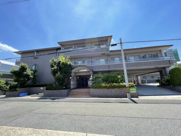 ベレーサ本山の外観