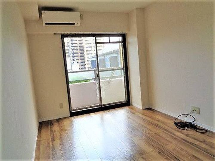 ベレーサ本山の居間