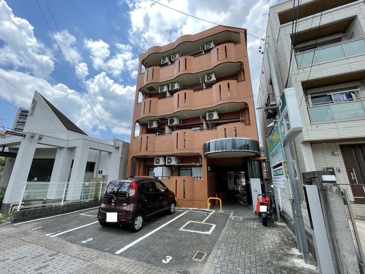 ドムス本山の外観