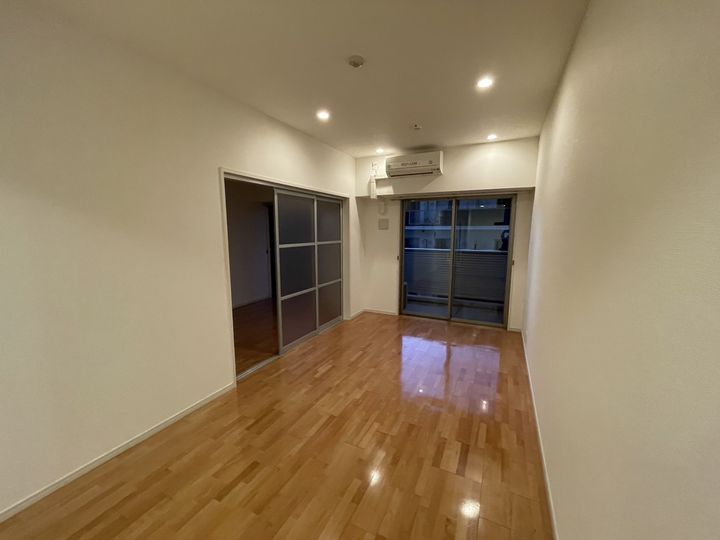 エルミタージュ新栄の居間