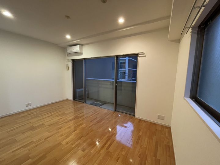 エルミタージュ新栄の居間